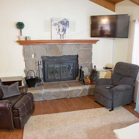 Lovely Mountain Lake Chalet By Yosemite: Equipped! Гроувланд Екстериор снимка